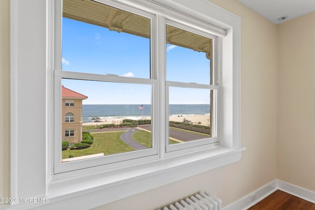 Building Photo - 1 Roseld Ave