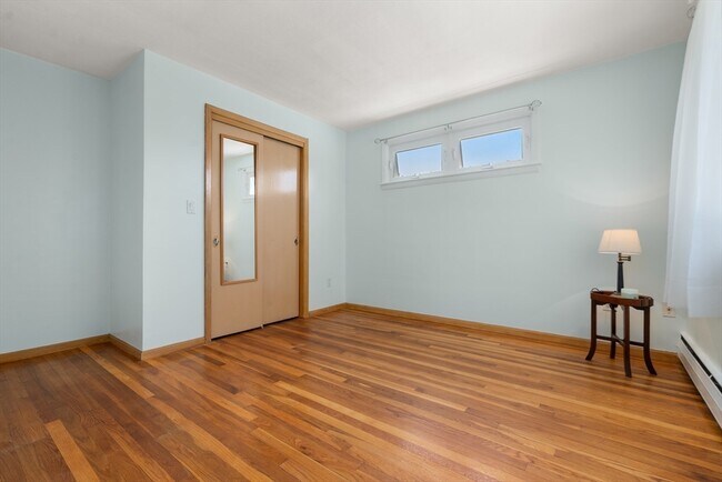 Building Photo - 76 Lionel Ave