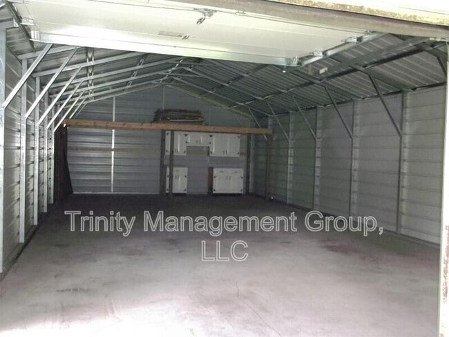 Building Photo - 740 Knowles Rd