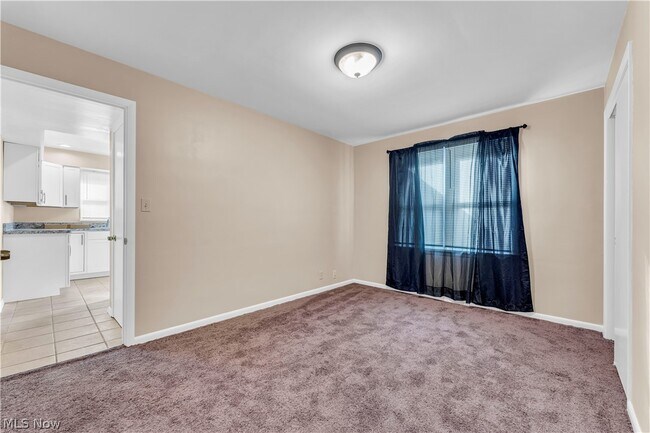 Building Photo - 9716 Alexander Rd