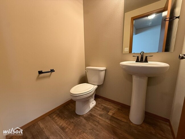 Building Photo - 710 N 29th Ave