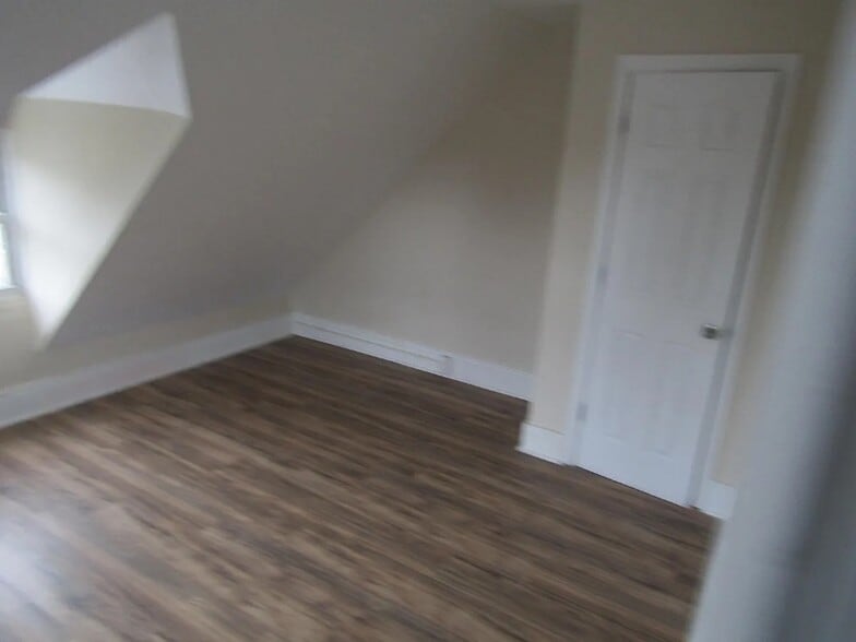 Building Photo - 132 Highland Ave