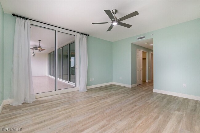 Building Photo - 455 Cove Tower Dr