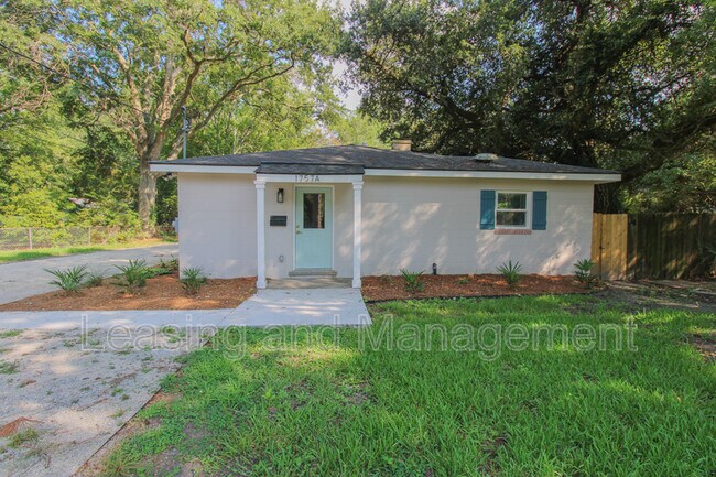 Building Photo - 1757 Skinner Ave