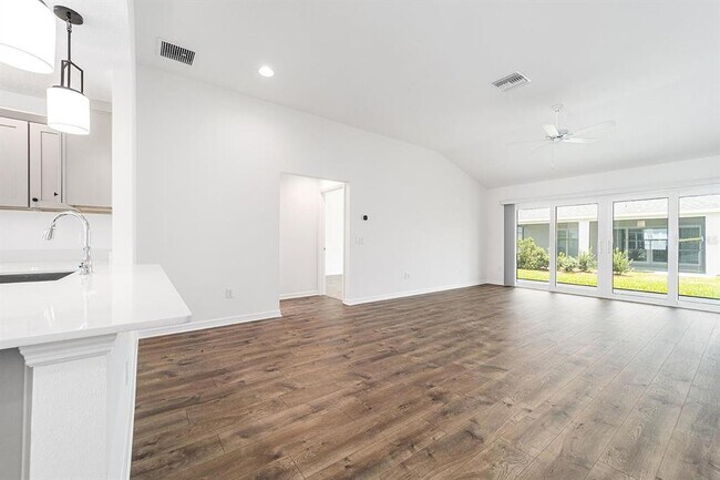 Building Photo - 6270 Elitania Ln