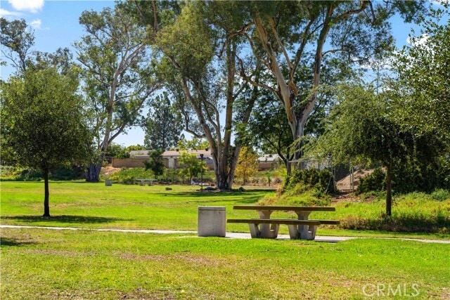 Building Photo - 15410 Elm Ln