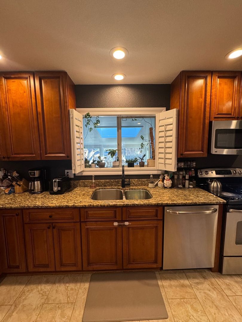 Building Photo - 500 Estes St