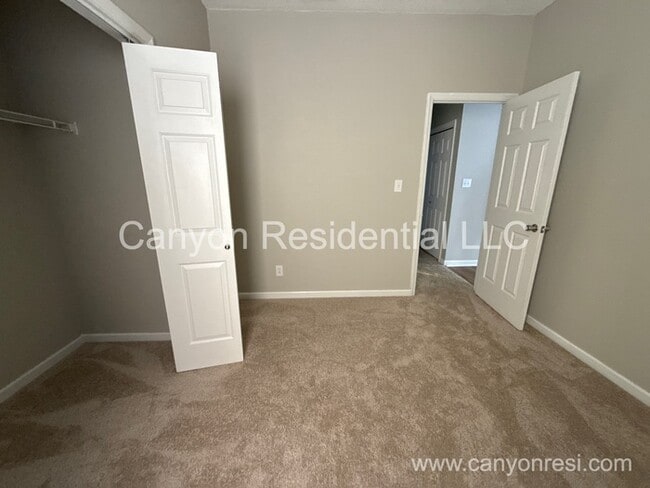 Building Photo - 3816 Goforth Dr