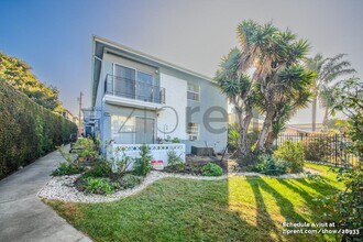 Building Photo - Unit 4