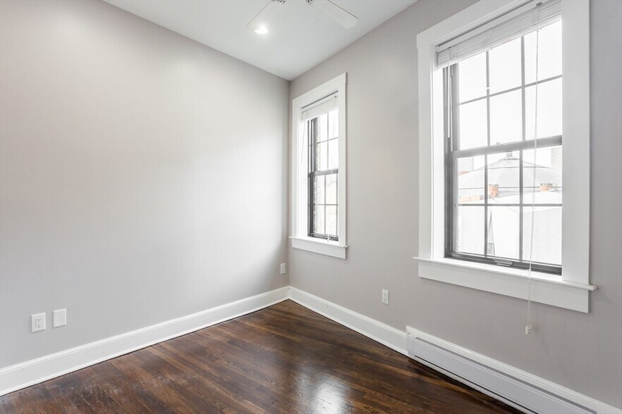 Building Photo - 534 Tremont St