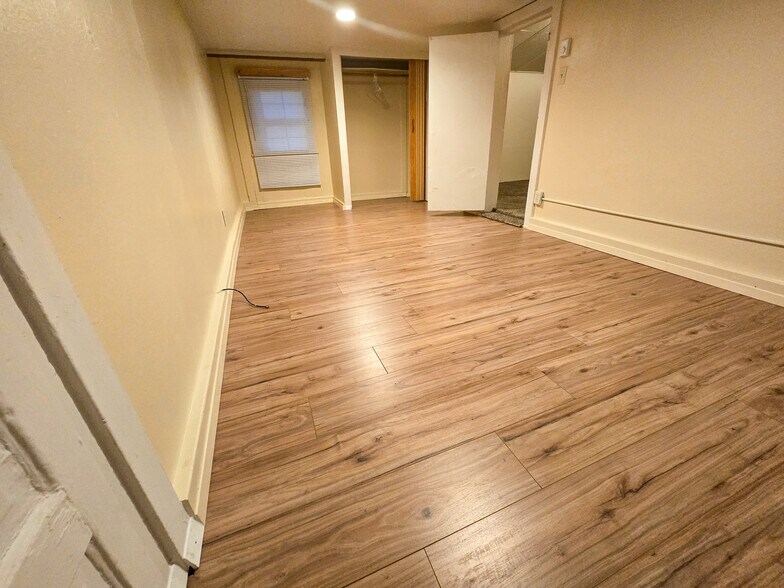 Building Photo - 515 E New York St