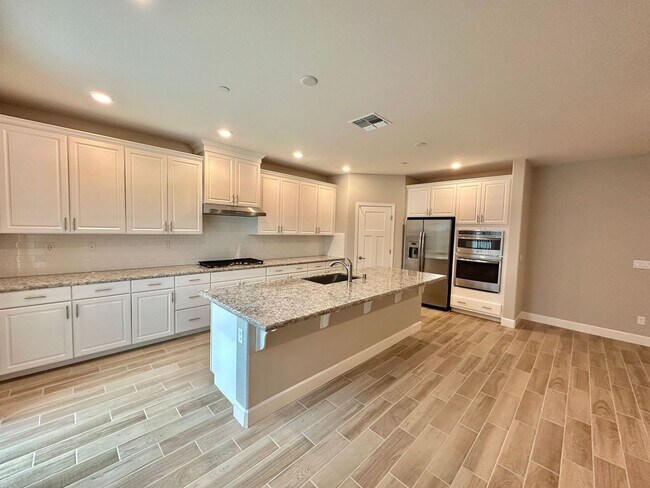 Building Photo - 1561 Osborn Dr