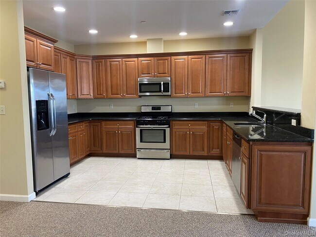 Building Photo - 11 Nicole Ct