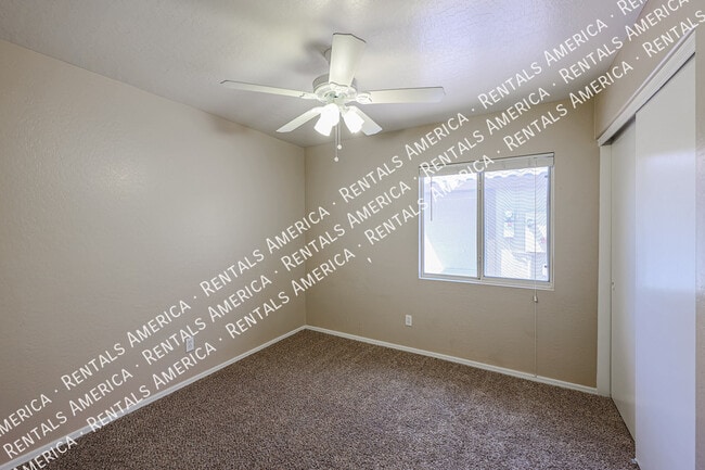 Building Photo - 12122 W Bloomfield Rd