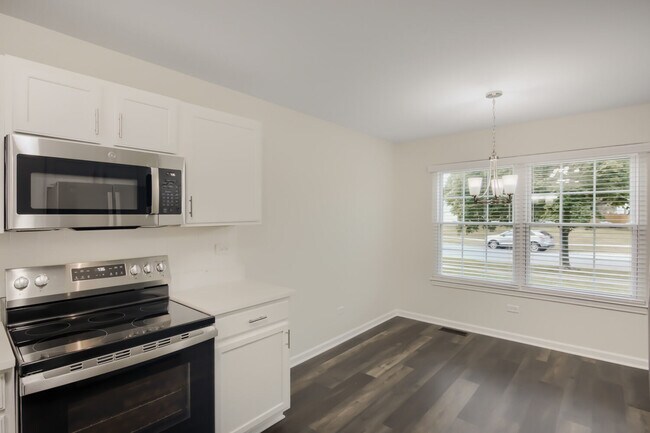 Building Photo - 26438 W Deer Path