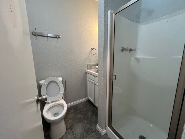Building Photo - 212-214 South Pershing Dr