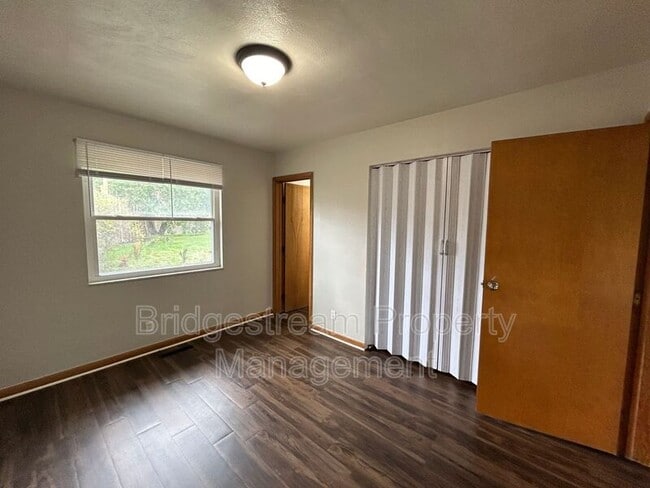Building Photo - 1431 Huffman Ave