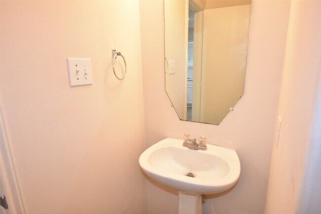 Building Photo - 1814 Emerald Pathway Dr
