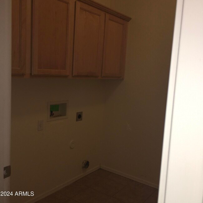 Building Photo - 2533 W Apollo Rd