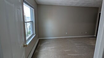 Building Photo - 38 Central St