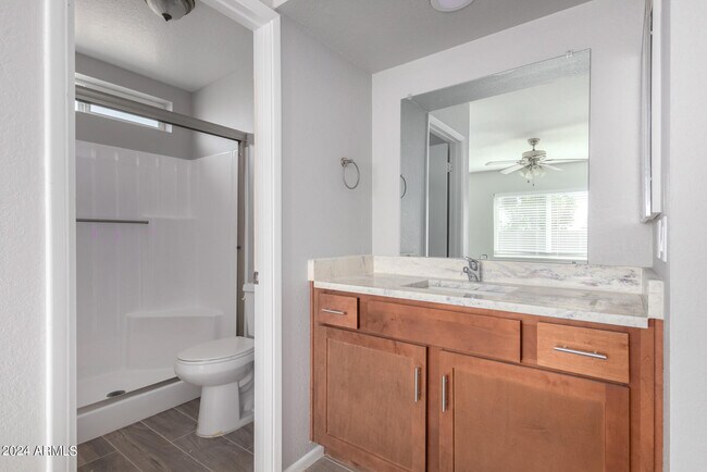 Building Photo - 7249 W Medlock Dr