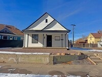 Building Photo - Charming 2-Bedroom Home with Modern Comforts and Prime Location