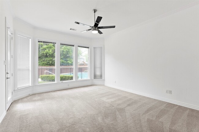 Building Photo - 914 Edgemeer Ln