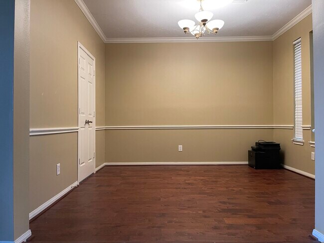 Building Photo - 739 Annie's Way