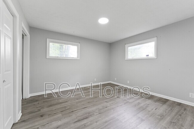 Building Photo - 2292 W 67th St