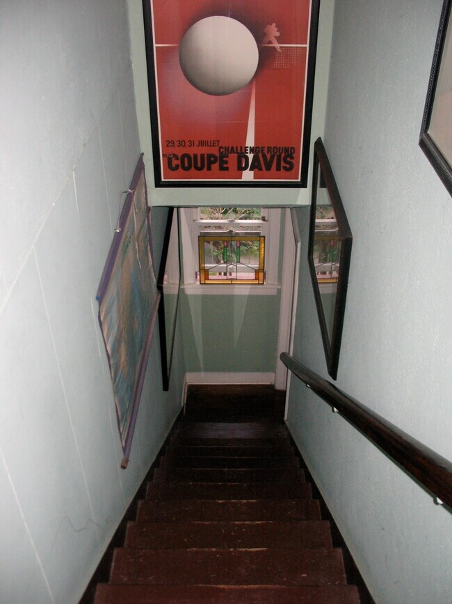 Building Photo - 727 N Occidental Blvd