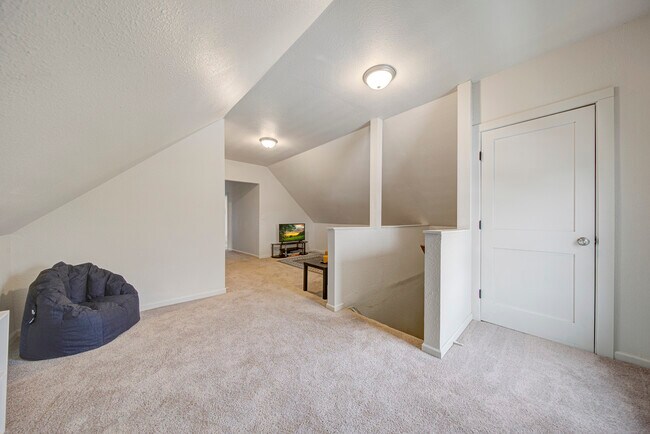 Building Photo - 3212 Colfax Ave S