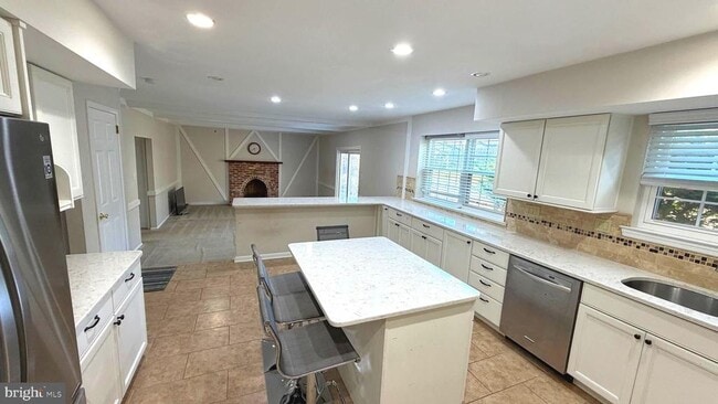 Building Photo - 639 Heather Ln