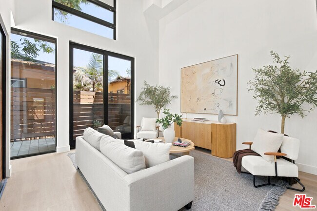 Building Photo - 1159 N Formosa Ave