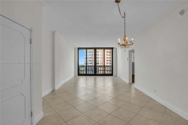 Building Photo - 90 Edgewater Dr