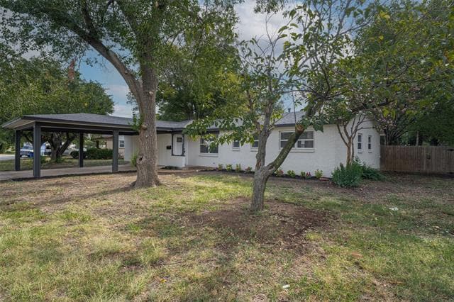 Building Photo - 217 Palomino Dr