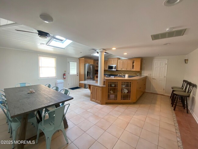 Building Photo - 106 Surf Dr