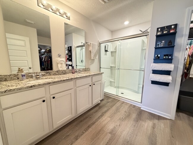 Building Photo - 4656 Honor Guard Wy