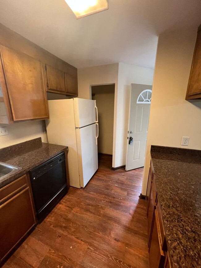 Building Photo - 1233 Cross Creek Cir