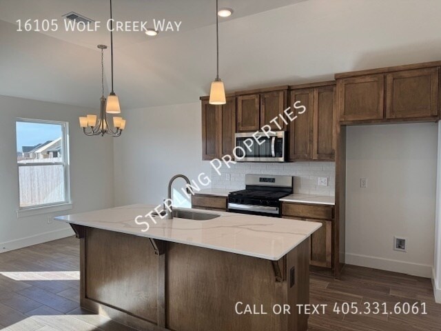 Building Photo - 16105 Wolf Creek Way