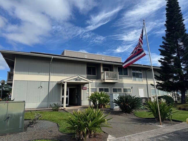 Building Photo - 95-1050-1050 Maka?ika?i St