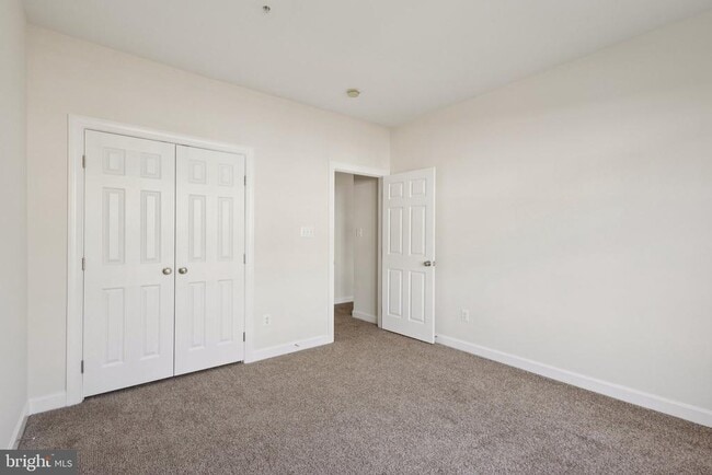 Building Photo - 2576 Eastbourne Dr