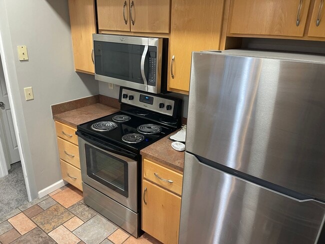 Building Photo - Large Downtown Condo