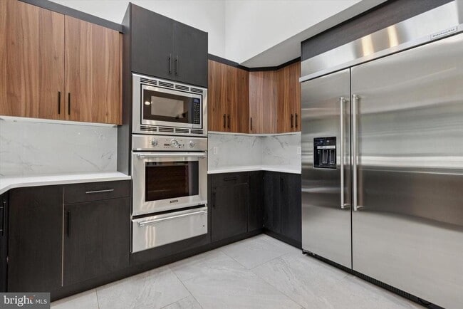 Building Photo - 1220 Valley Rd