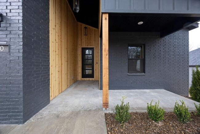 Building Photo - 40 Banff Dr