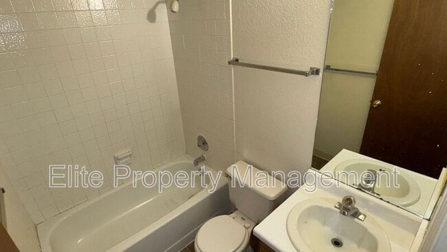 Building Photo - 1988 N Salem Ave