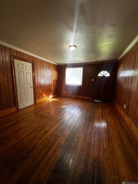 Building Photo - 5617 Fairfields Ave