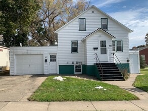 Building Photo - 407 N 12th St