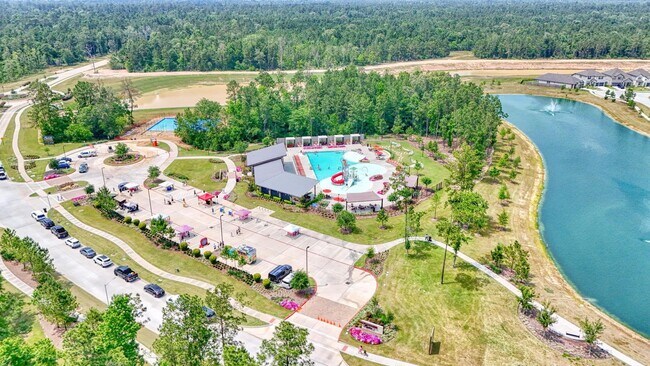 Building Photo - 15727 Rosemary Hl Ln