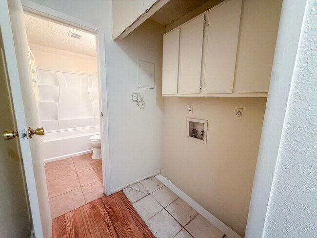 Building Photo - 4047 Indian Sunrise