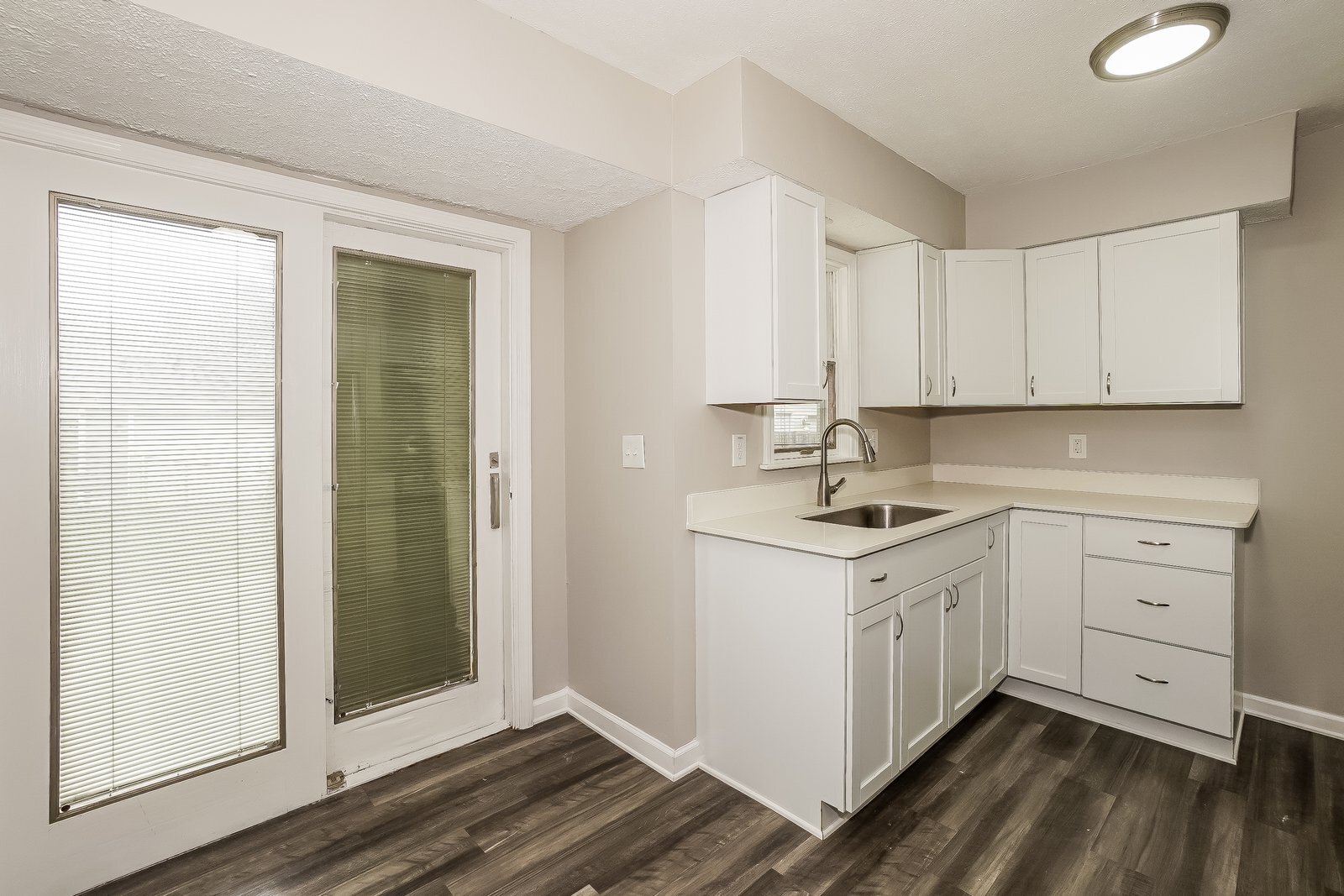 Building Photo - 3187 Lincoln St